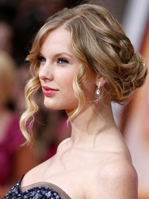 Curly-Updo-Prom-Hairstyles