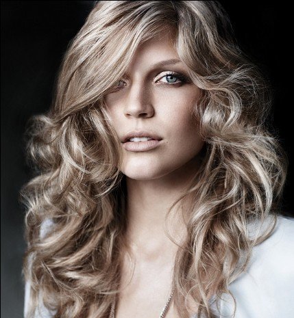 Gorgeous Wavy Hairstyles For Long Hair 2015