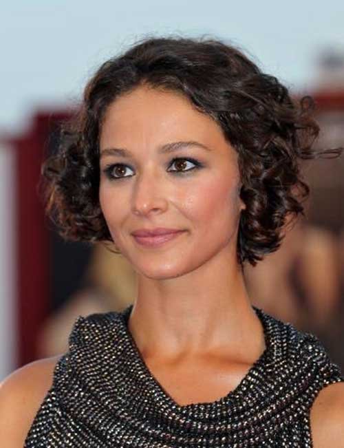 Hairstyles for Short Curly Hair