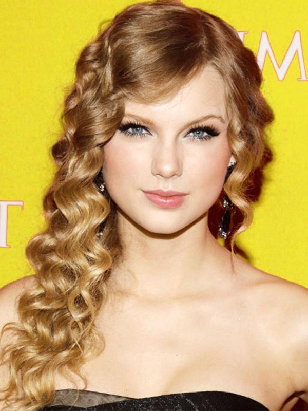 Taylor Swift And Her Vintage Curly Hair Locks