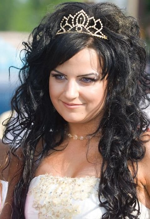 Long Curly Wedding Hairstyles With Flowers