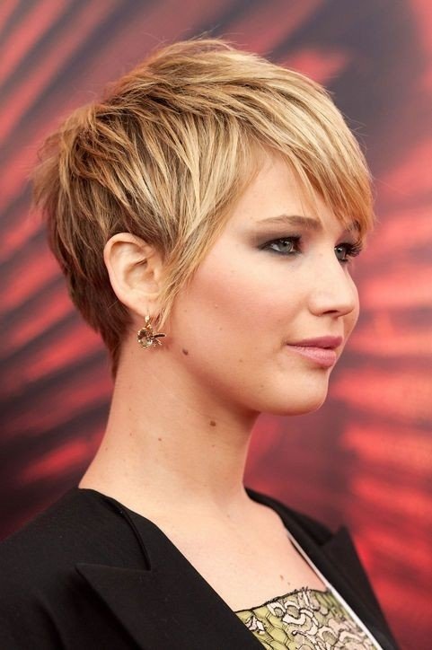 Cute Short Layered Haircut for Thick Hair