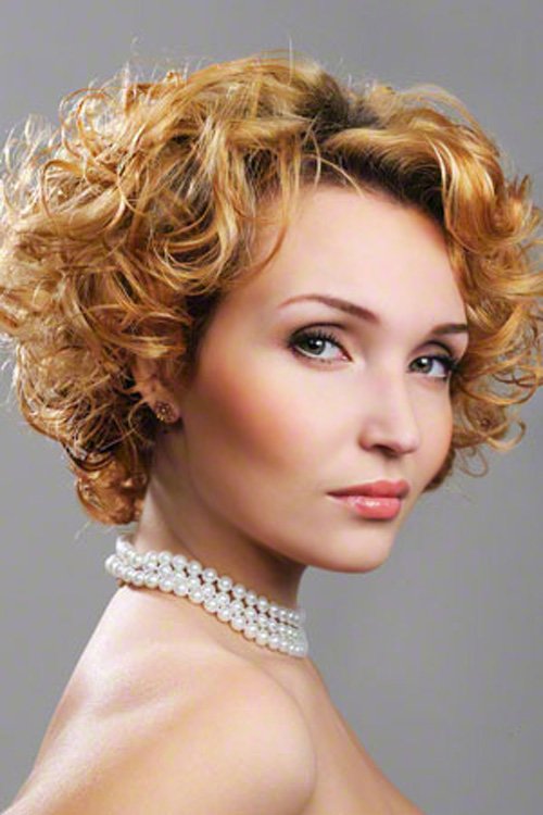 Cute hairstyles for short curly hair