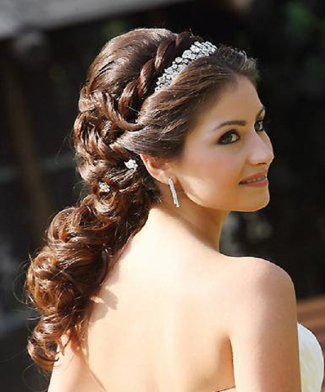 Best Wedding Hairstyles for Bridesmaids