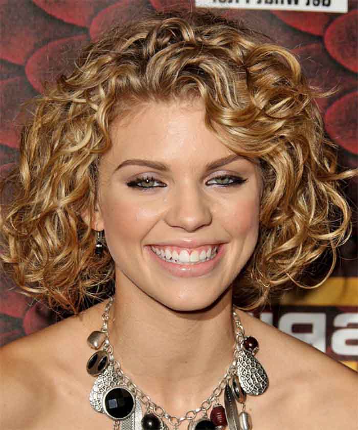 25+ Best Curly Short Hairstyles For Round Faces - Fave ...