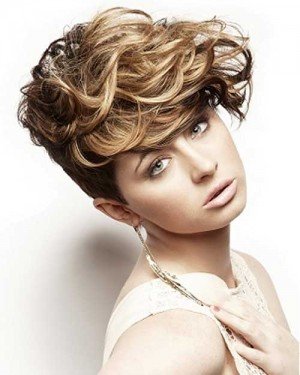 50 Short Curly Hairstyles To Look Amazing