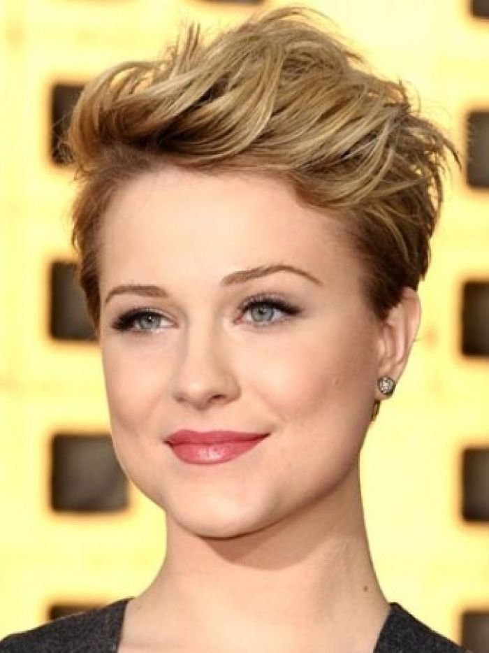 Best Short Hairstyle For Round Face
