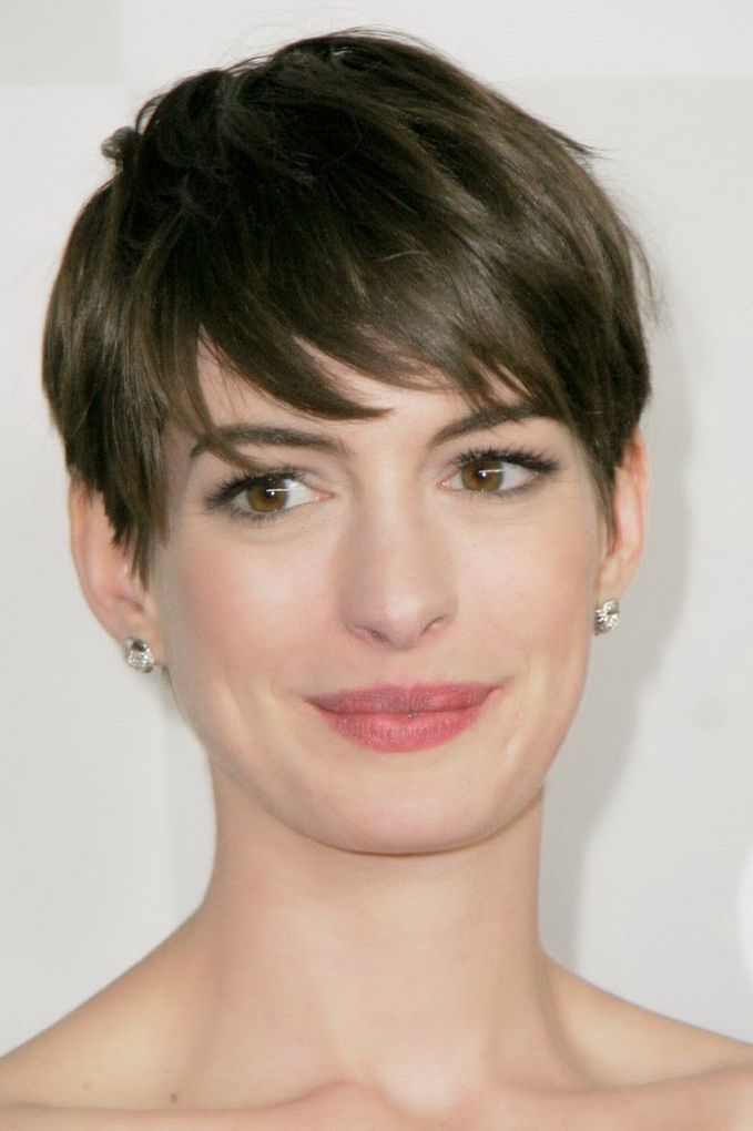 Magnificent Short Haircuts for Thick Hair Women's - Fave ...